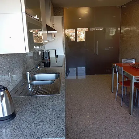 Centro Com Vista Panoramica 吉马良斯