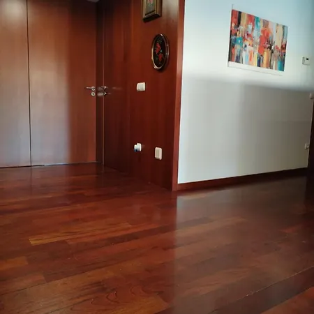 Centro Com Vista Panoramica 吉马良斯