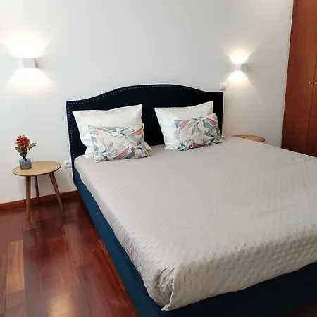 Centro Com Vista Panoramica * 吉马良斯