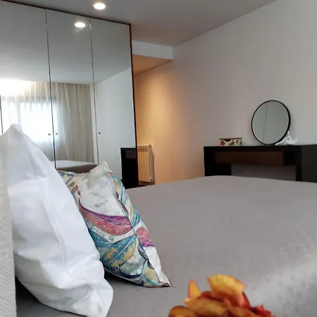 Centro Com Vista Panoramica 吉马良斯