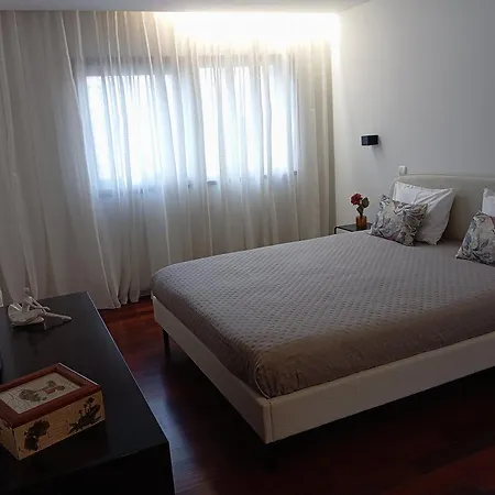 Centro Com Vista Panoramica * 吉马良斯