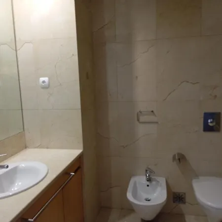 Centro Com Vista Panoramica * 吉马良斯